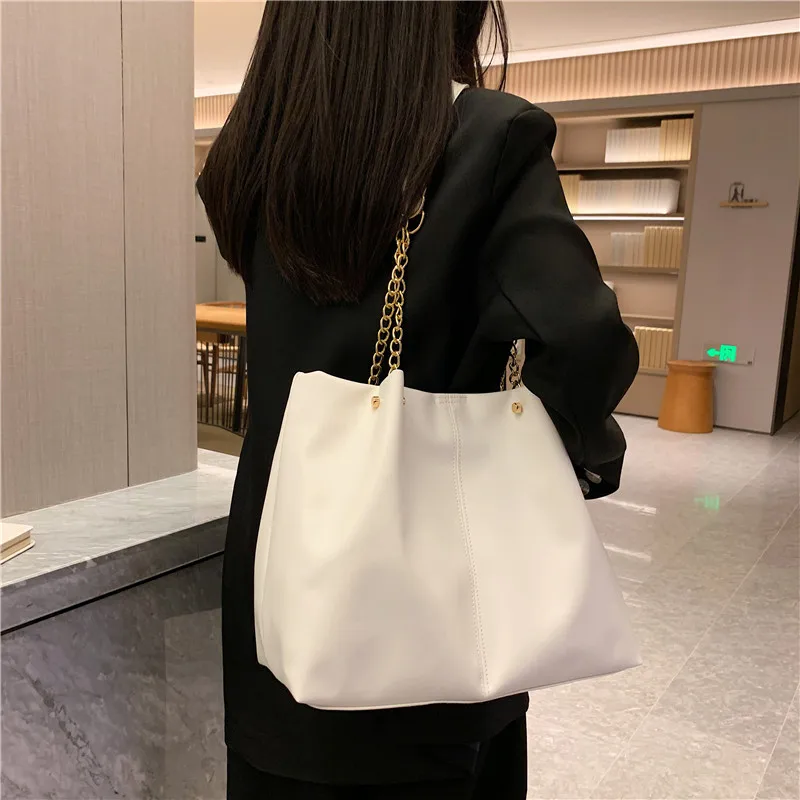 2023 Women Messanger Bags Pu Leather Large Capacity Tote Bag Texture Fashion Chain College Students Simple Commuter Handbag