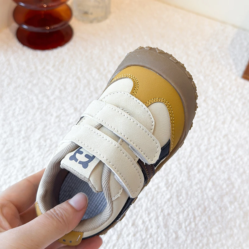 Kinder-Freizeitsneaker mit doppeltem Klettverschluss, atmungsaktive Mesh-Schuhe für Jungen und Mädchen, leicht für den täglichen Gebrauch. – Detail 6