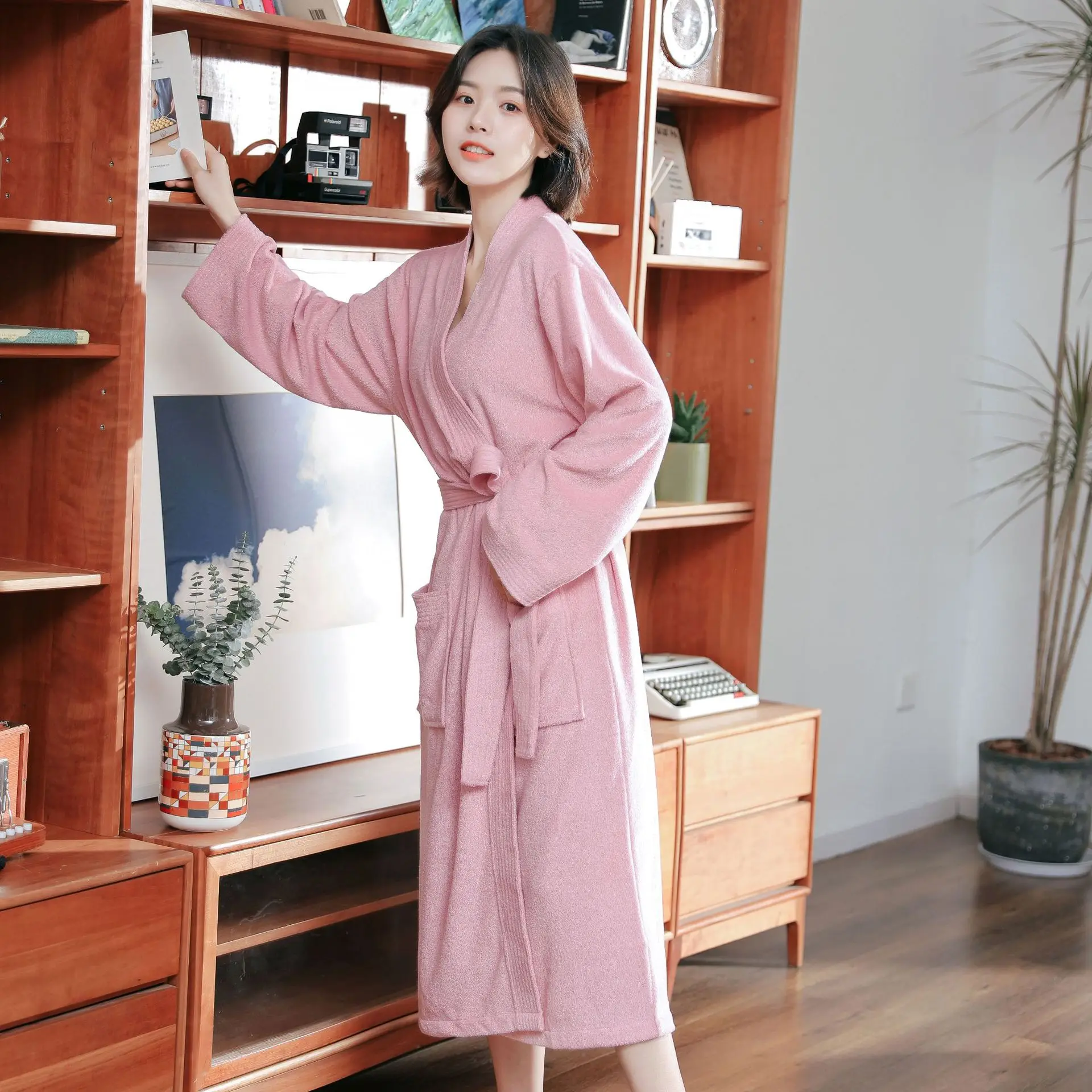 

Материал полотенца для отеля, дышащий, впитывающий, быстросохнущий халат, женский четырехсезонный халат, пот, халат, пижама