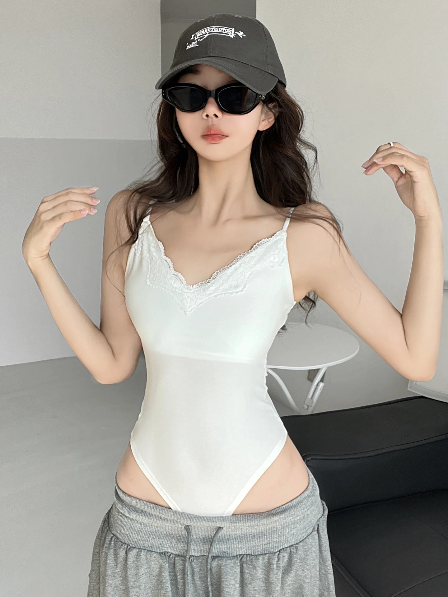 

Pure Desire Кружевной жилет с v-образным вырезом на бретельках Летняя внутренняя одежда Верхняя одежда Сексуальная накладка на грудь Красивая базовая одежда Ba-piece