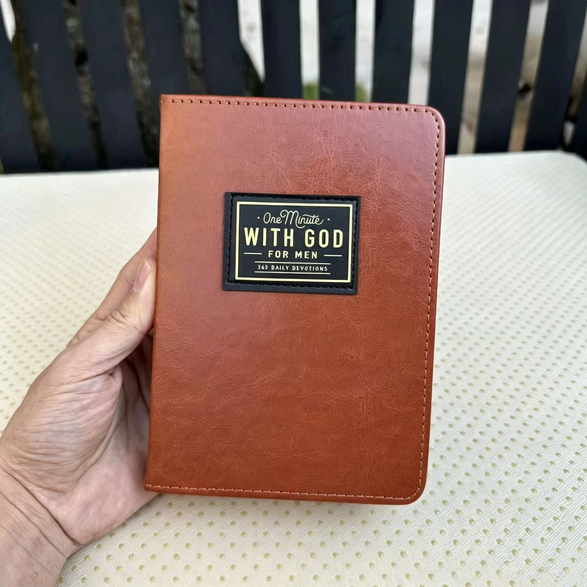 【One Minute With God For Men: 365 Daily Devotional Book Daily Bible Reading & Prayer Planner With 365 Prompts Christian Gift】