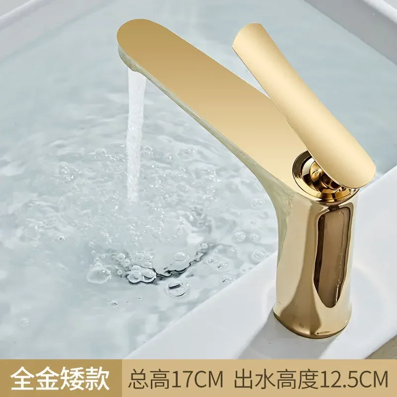 Bathroom Faucet Solid Brass Bathroom Basin Faucet Cold And Hot Water Mixer Sink Tap Single Handle Deck Mounted White & Gold Tap