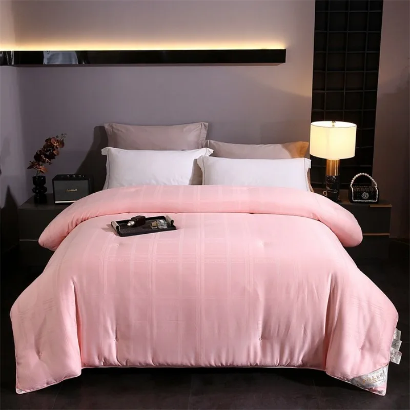 New solid-color cotton jacquard mulberry silk quilt core, thickened in spring and autumn, and warm and comfortable in winter