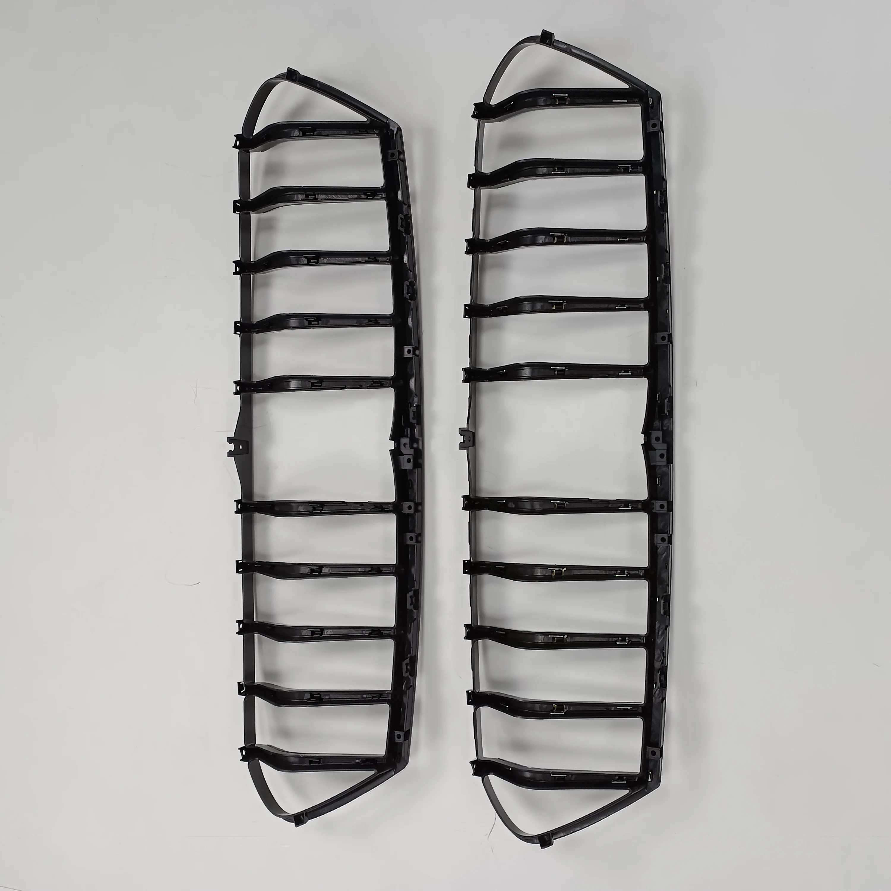 마세라티 기블리 업그레이드용 블랙 크롬 프론트 라디에이터 그릴 (2014-2018) OEM670011097 트로피 바디 키트