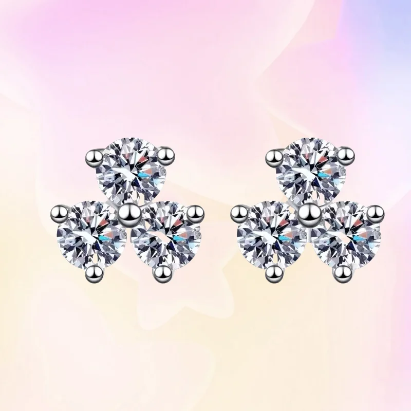 

Nice PT950 Platinum Lady Stud Earrings 0.6ct Dcolor Vvs1 Sparkling Moissanite Clover Style Poplar Fresh and Simple Daily Jewelry