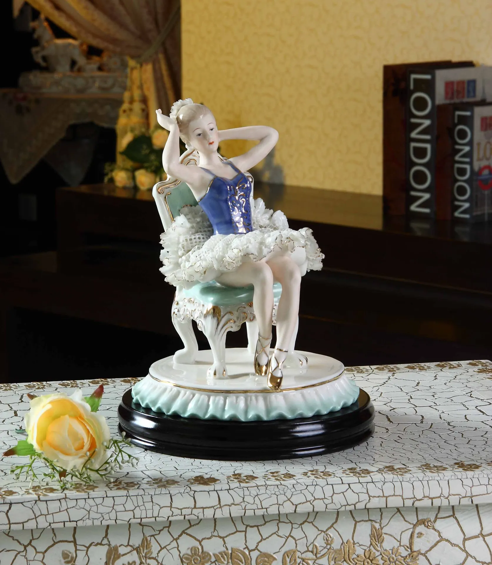 European ceramic character ornament, beautiful girl dancing ballet, girl porcelain puppet, high-end handicrafts, creative luxury