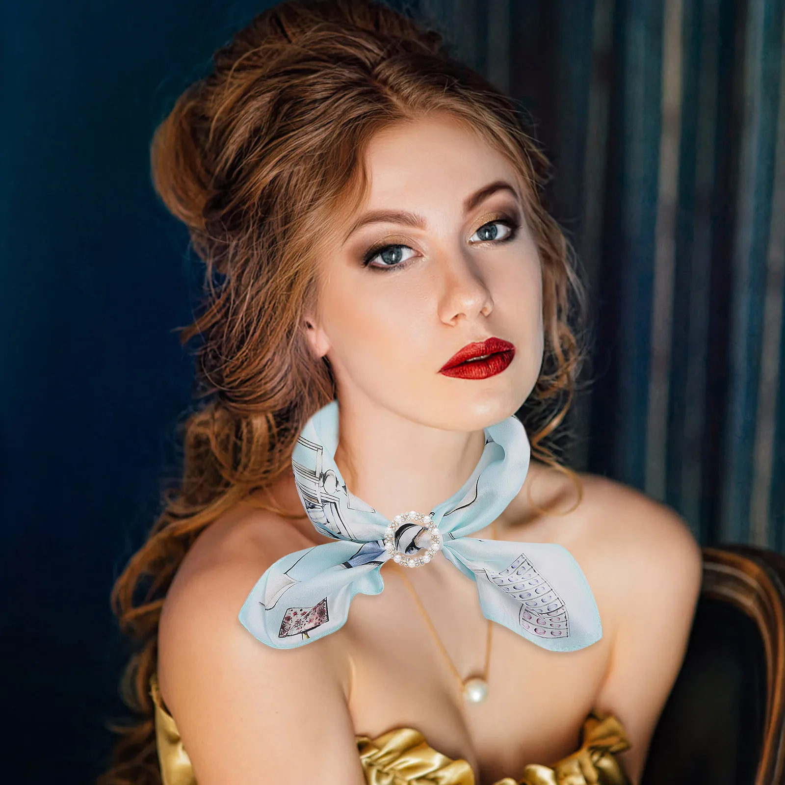 

2Pcs Rhinestone Scarf Rings Alloy Bling Crystal Circle Shirt Clips Fashion Waist Buckle for Clothing Shawls Chic Shirt Clips