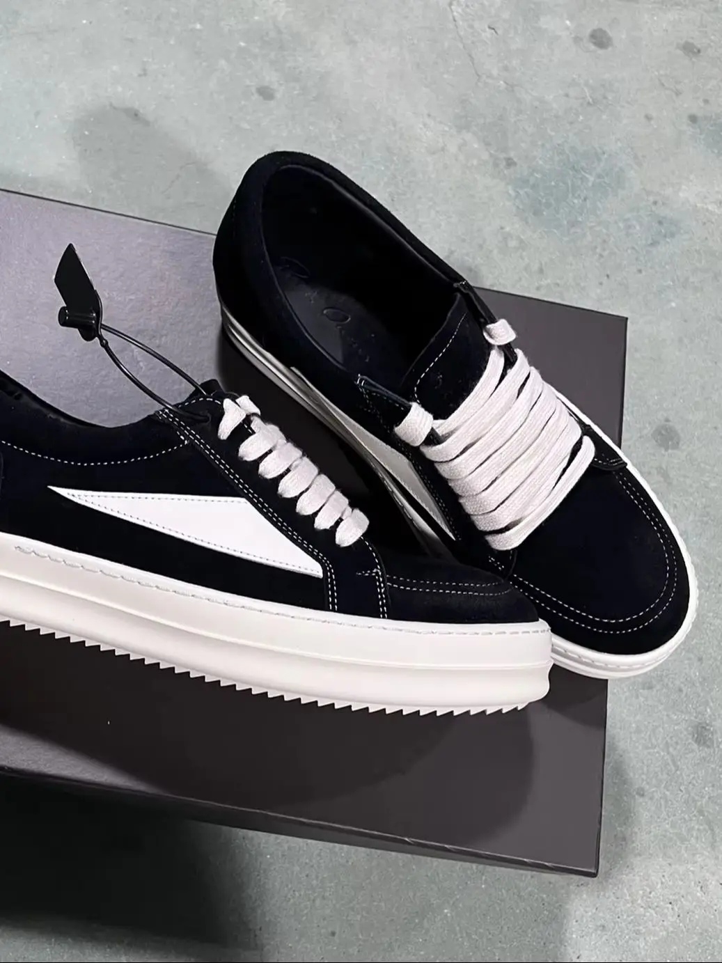 

Top High Quality Men's Suede Sneakers and Causal Shoes Luxury Designer Woman Sneaker Black Cow Suede Trendy Women's Shoe Leather