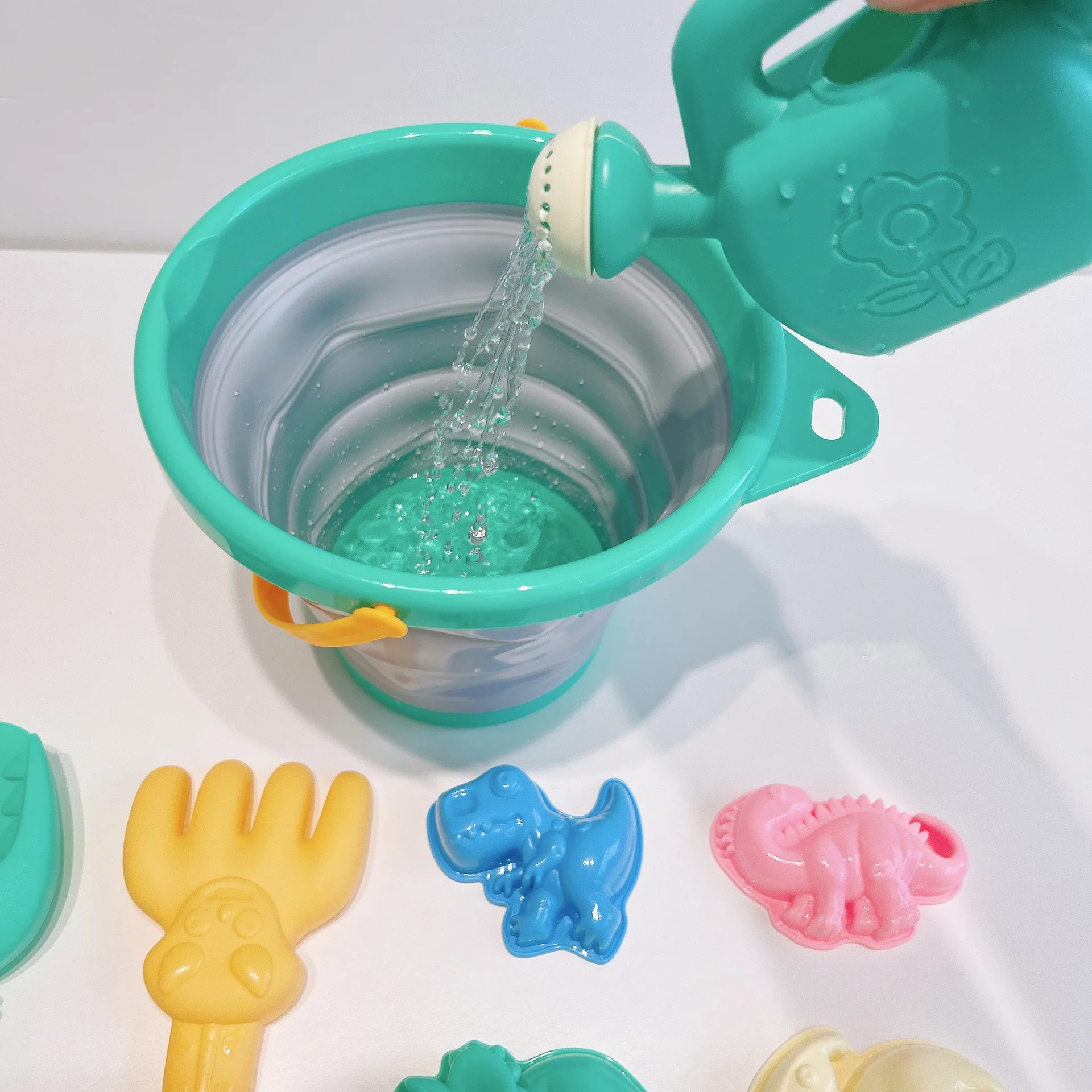 휴대용 해변 모래놀이 및 물놀이 장난감, 부드러운 고무 접이식 양동이, 모래삽