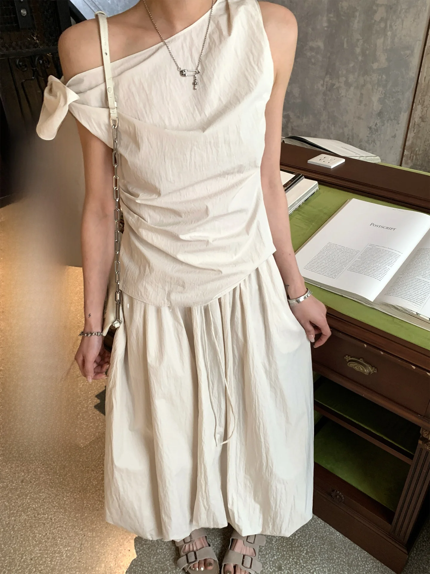 

Комплект GV Gentleman: легкий укороченный топ и плиссированная юбка с высокой талией, мягкий и игривый стиль, весна-лето, новинка