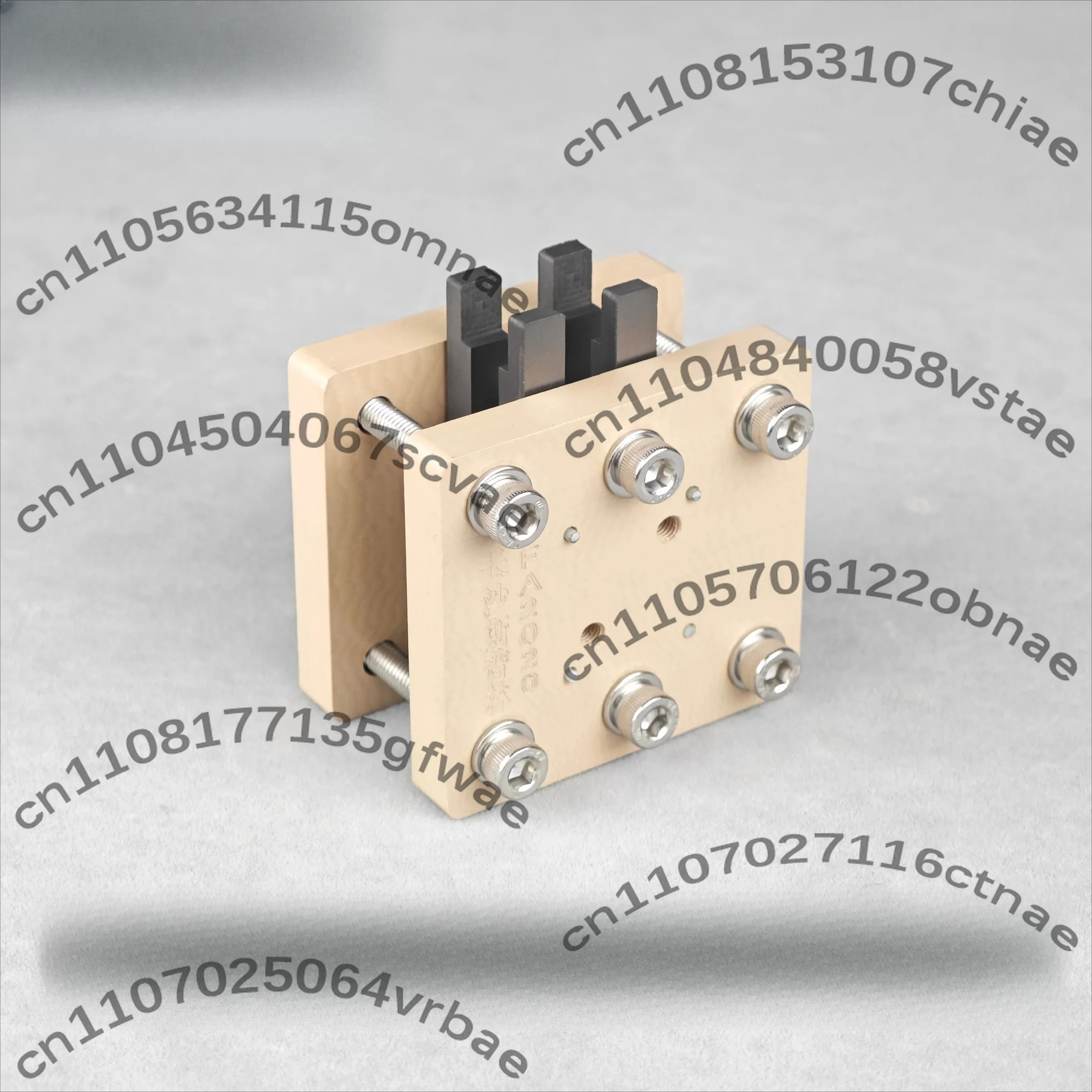 Flow battery testing device, experimental mold, corrosion resistance, dual flow channel