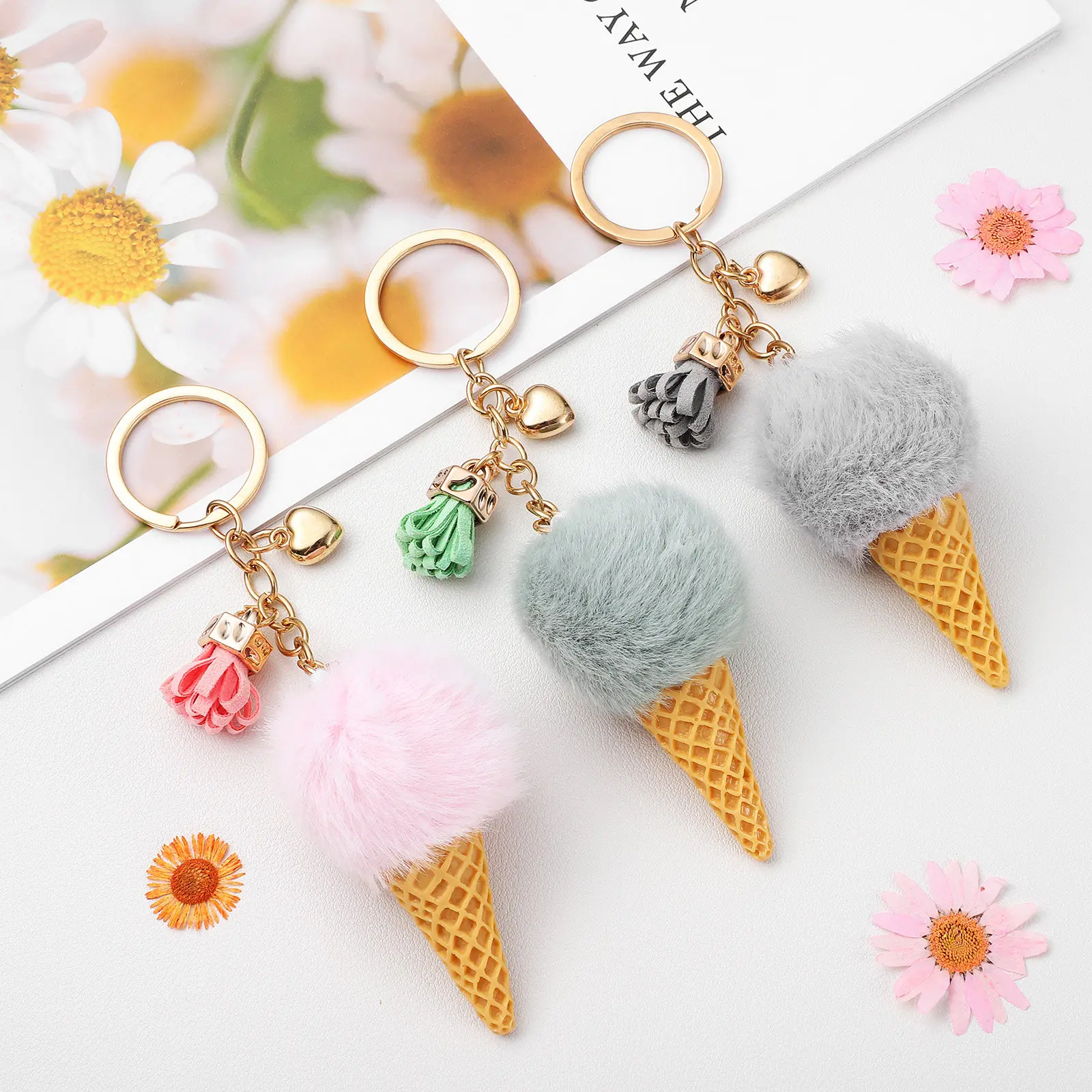 

Набор из 3 брелоков в виде мороженого: очаровательные брелоки в стиле десертов для ключей, сумок, рюкзаков, автомобильных ключей. Легкие, удобные для переноски, отличный подарок.