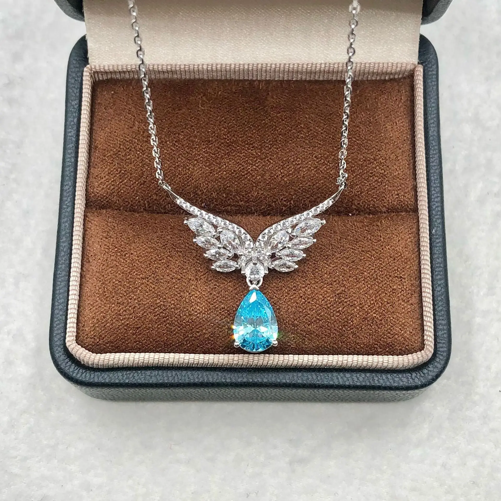 PT950 Platinum Women's Collarbone Necklace, 2Ct Blue Diamond 