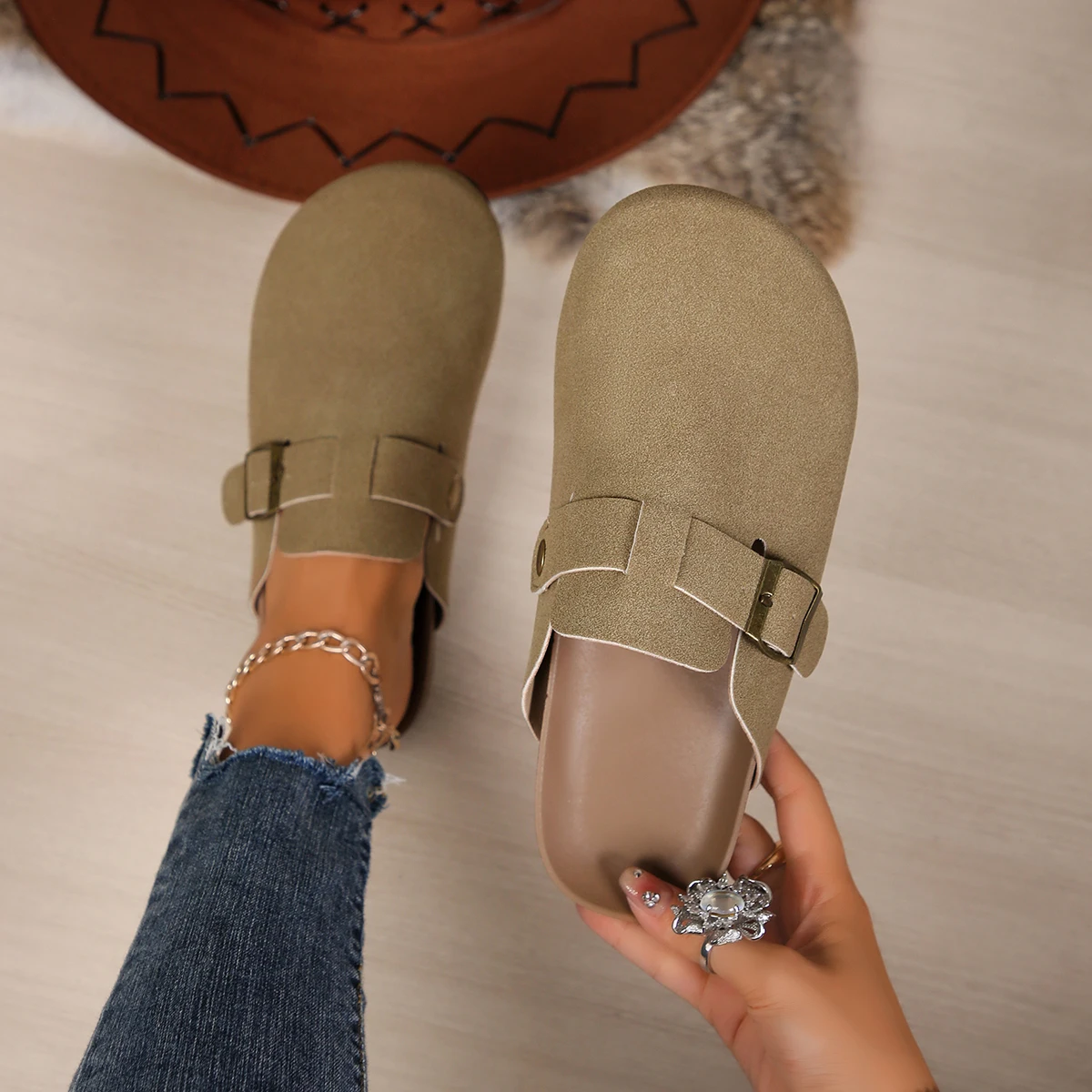 Women Slippers Closed Toe Cow Suede Leather Clogs Slippers Women Retro Fashion Garden Mule Sandals Summer New Clog Slide Women