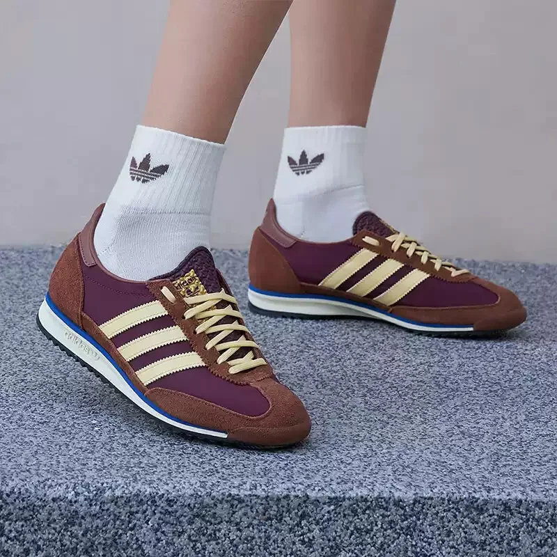 Adidas genuine product - Summer clover pattern women's lightweight, wear-resistant low-top casual sneakers, model number IE3425