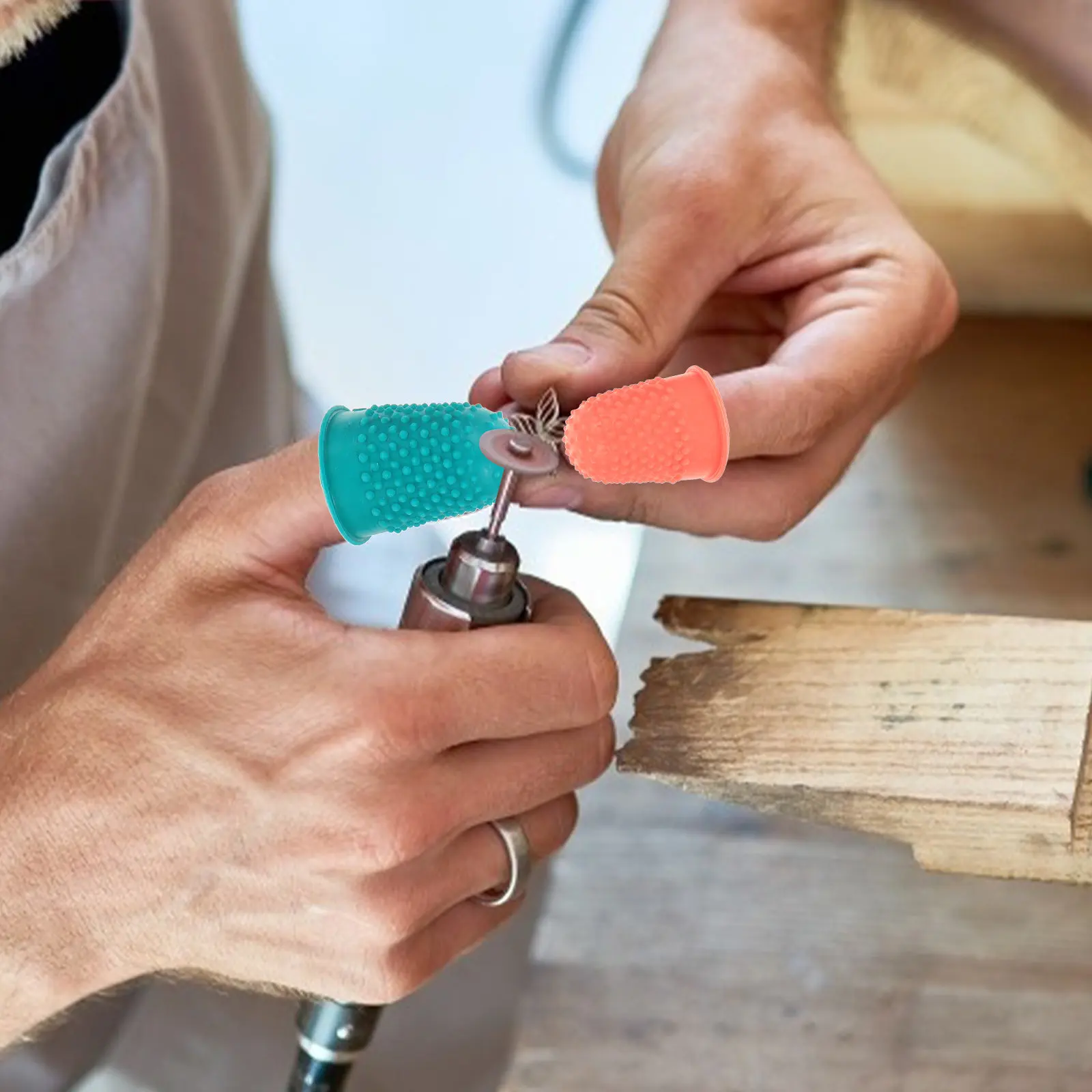 

25Pcs Portable Lightweight Rubber Finger Sleeves Wear-Resistant Fingertip Protectors for Whittling Peeling Jewelry Making