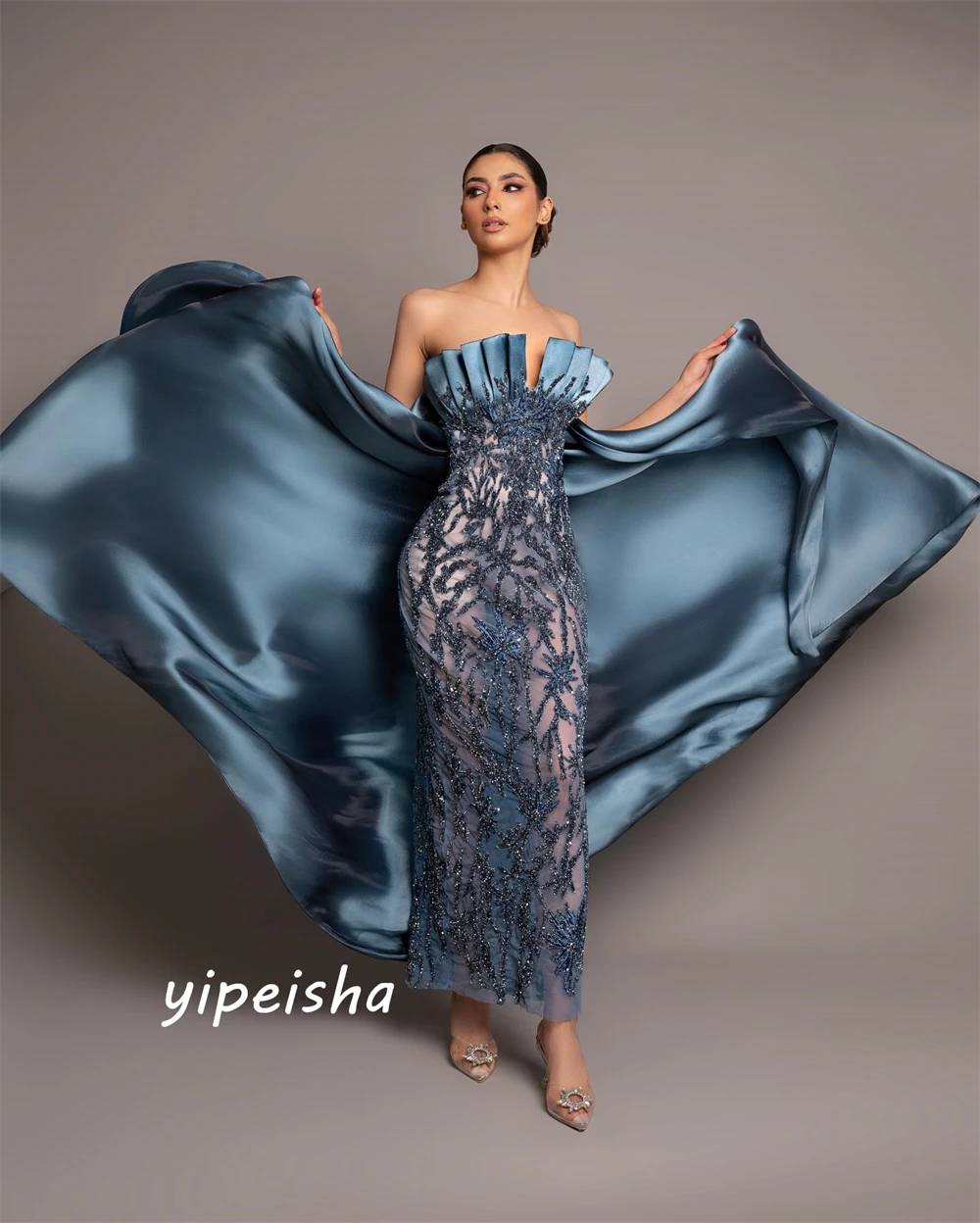 Customized Fashion Sexy Casual Strapless A-line Quinceanera Beading Paillette / Sequins Tulle Charmeuse Evening