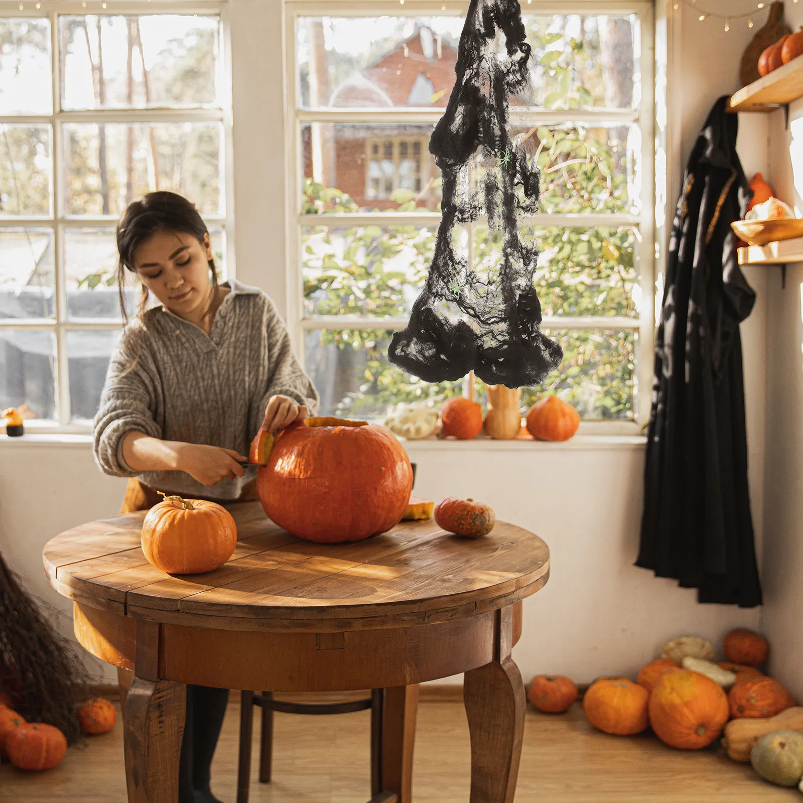 

1 set Spider Web Prop With Spiders Halloween Decoration Large Simulation Spider Web For Roof House Garden Lawn Decor