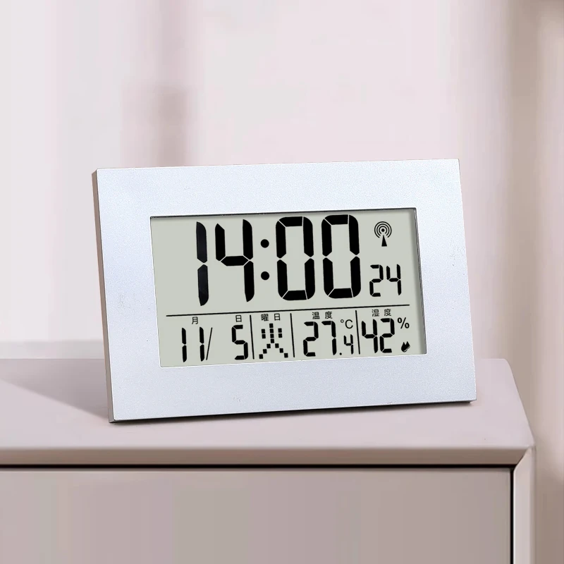 Radio wave automatic time adjustment alarm clock is suitable for Japanese and German LCD radio wave clock