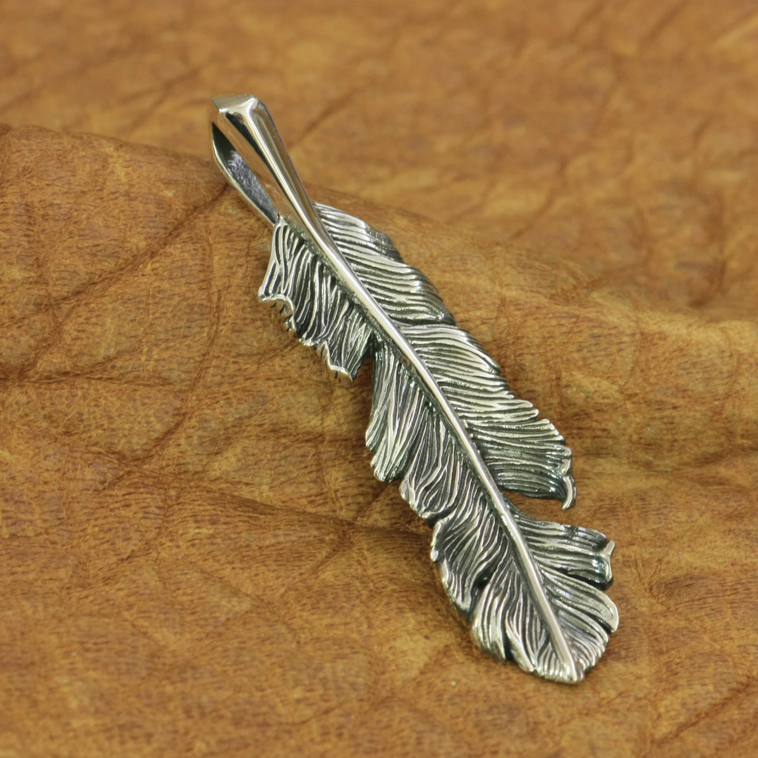

925 Sterling Silver Detail Feather Pendant TA52