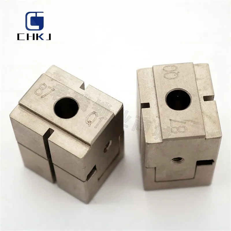 2 PCS/lot For Wenxing 218E Original Clamps Horizontal Machine Single Head 218E Key Machines Replacement Fixture Tools