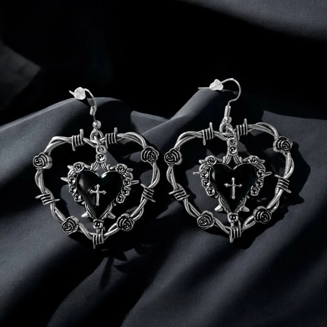 Thorn Heart Earring…