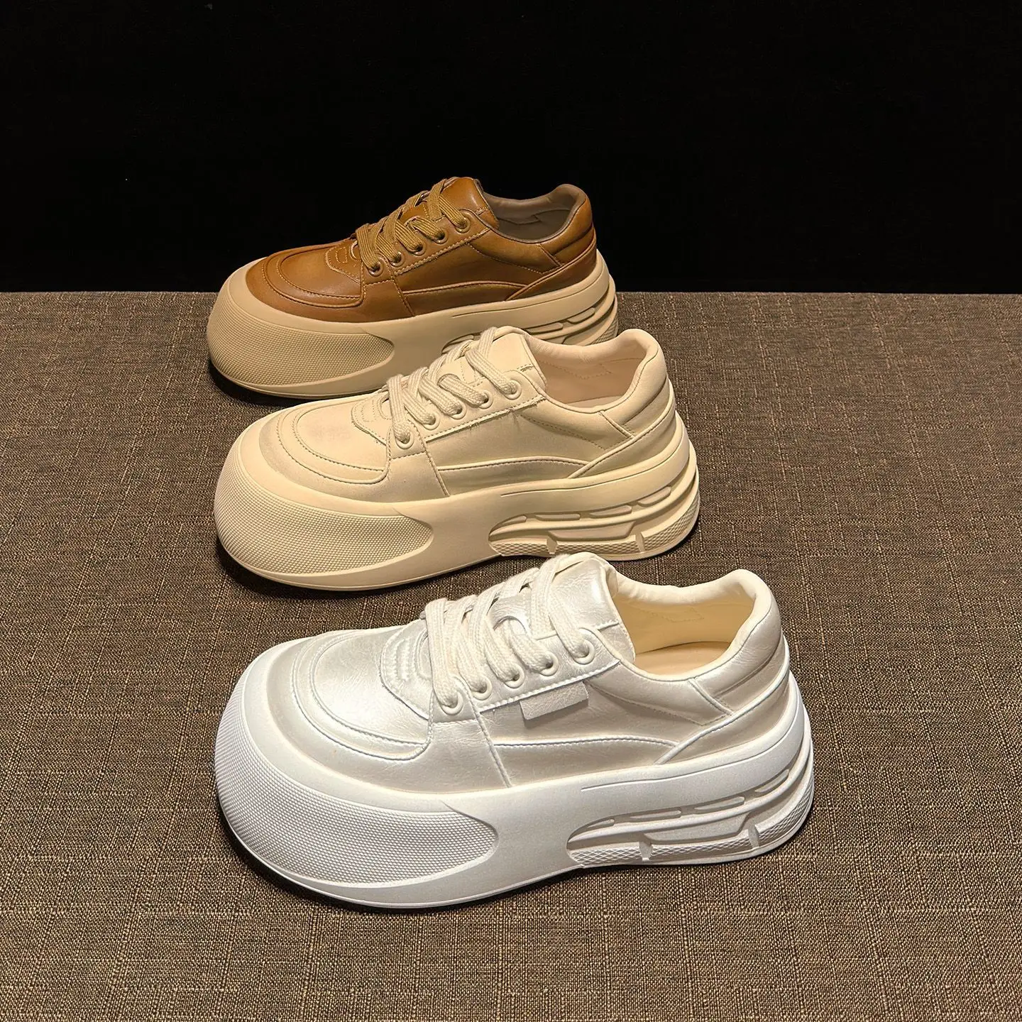 Plus Size Thick Sole White Sneakers Women 2025 Chunky Bread Style Comfortable Sneakers for School Outdoors​
