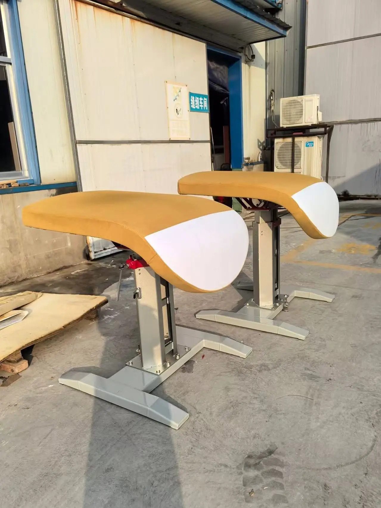 Top Quality Competition Vault Table  Vaulting Apparatus  Gymnastic Equipment Vaulting Horse  for Export