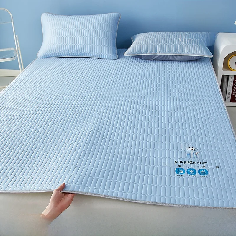

Latex Ice Silk Cooling Mat Water Waable Soft Bedding for Single And Double Beds Suitable for Dormitories And Summer Use