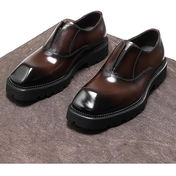 

Деловые кожаные туфли, покрывающие ноги на толстой подошве, чтобы увеличить высоту первый слой воловьей кожи, чтобы создать европейский