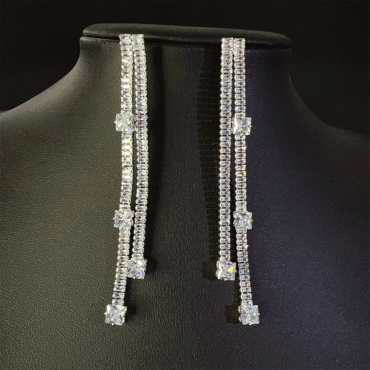 

Simple Long Earrings Charming Personalised Tassel Jewellery Set For Daily Dating Banquet Party Wedding Women Gift E239