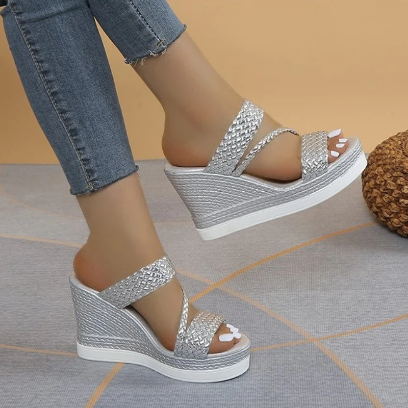 

Летние пляжные сандалии 2026: удобные сандалии на низком каблуке, туфли на платформе, женские шлепанцы на высоком каблуке