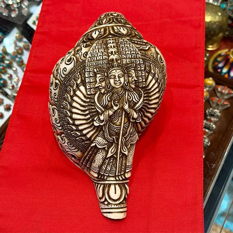 Indian craftsmanship, conch shell, white conch, left-handed conch, Nepalese hand-carved protective deity statue