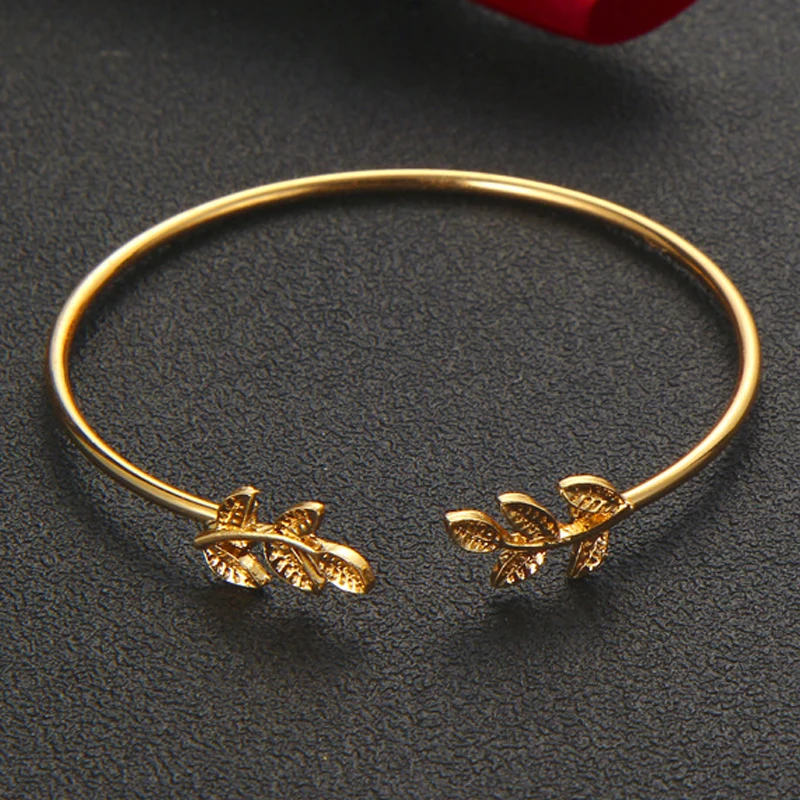 Classic Leaf  Arrow Open Bracelets Black Triangle Geometric Bangle Bracelets for Women Simple Metal Charms Fashion Jewelry