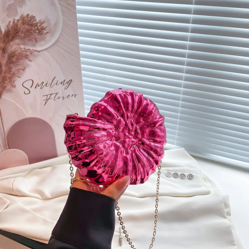 

Metallic Gold Glossy Concave-Convex Texture Snail Handbag New Evening Party Banquet Bag