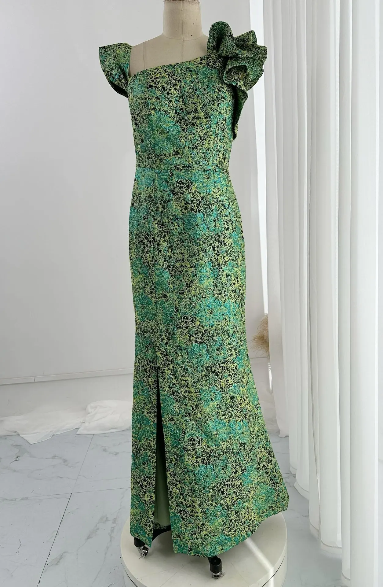 Green High -End Oblique Shoulder Short -Sleeved Slim Mermaid Split Daily Performance Evening Dress Skirt M1985