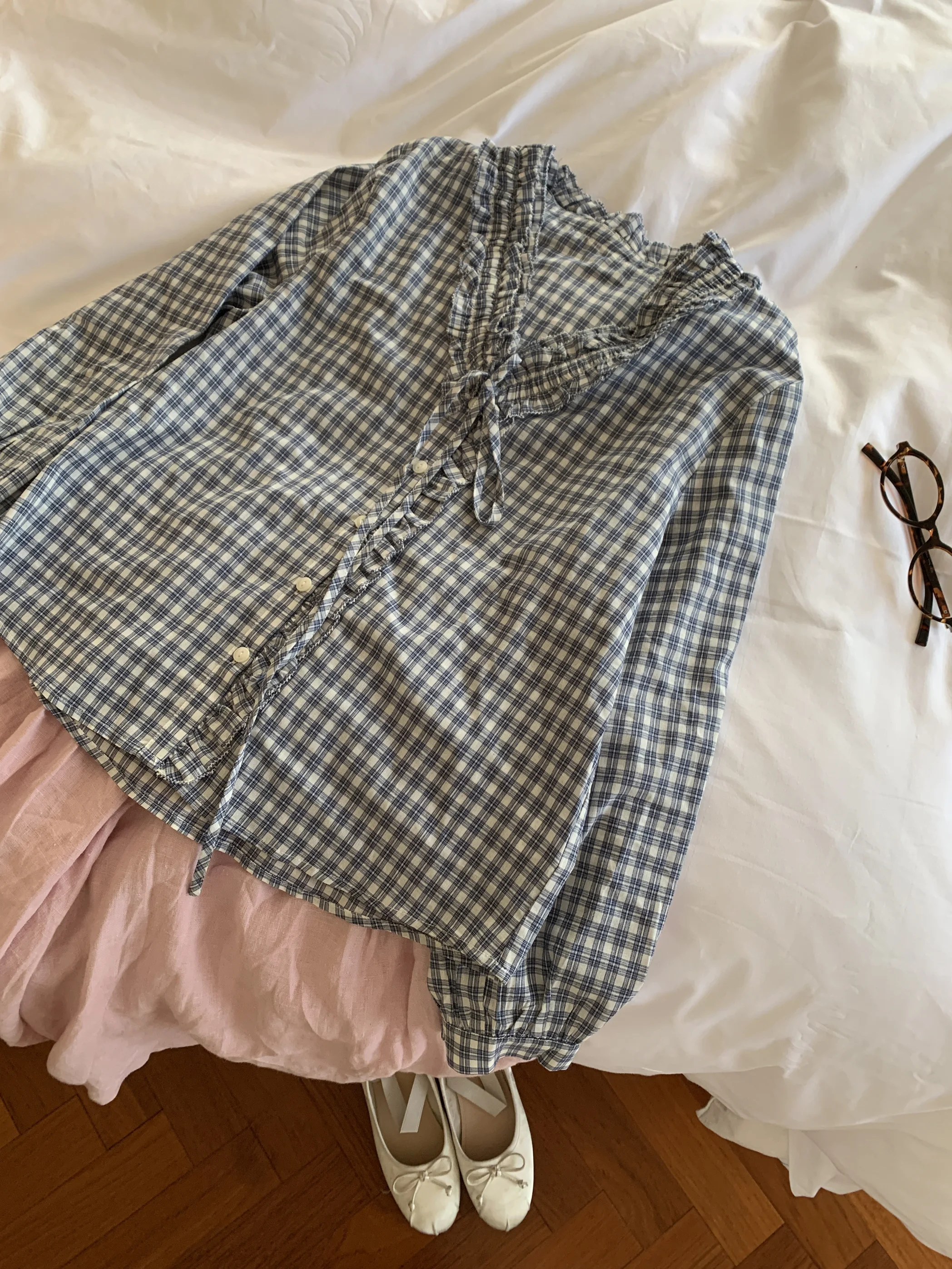 

Свободная хлопковая блузка в клетку с V-образным вырезом, в корейском стиле, с декоративными пуговицами, дышащая, подходит под юбку