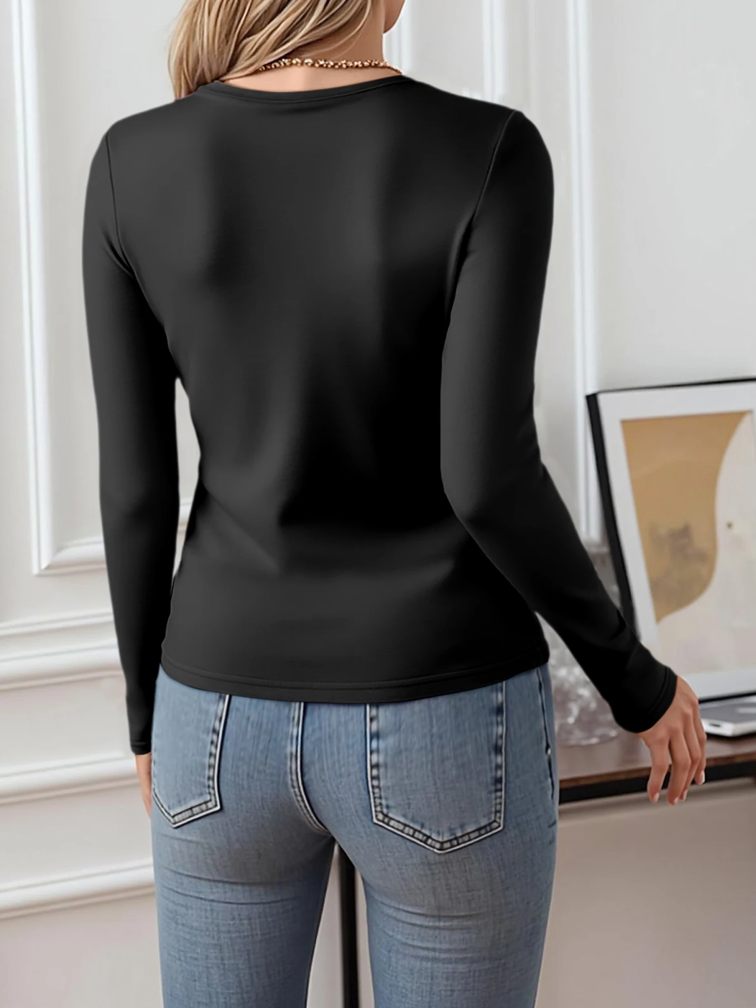 Polished Fitted U‑Neck Long Sleeve Top, Soft Stretchy Base Tee for Workwear and Downtown Errands