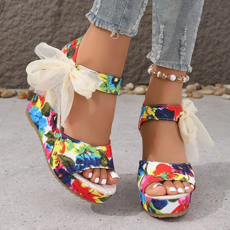 

Модные женские сандалии контрастного цвета, сверхлегкие туфли на танкетке на платформе