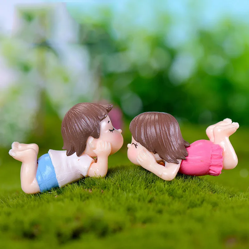 1 pair Mini lying Couples Dolls Garden Miniatures Figurine DIY Micro Landscape