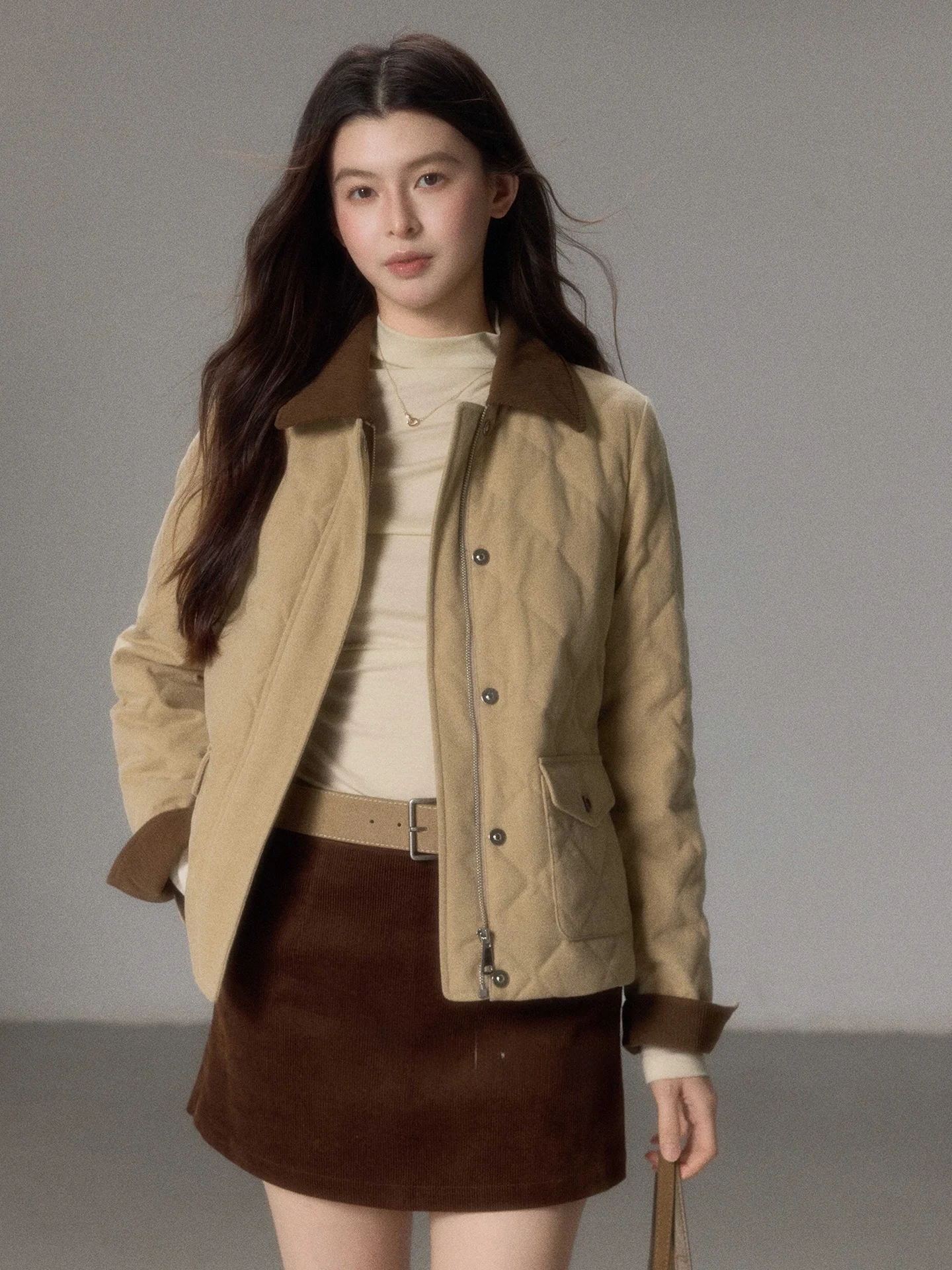 

Женская зимняя куртка свободного кроя из хлопка с контрастным воротником и ромбовидным узором, на молнии, удлиненная, стандартный крой