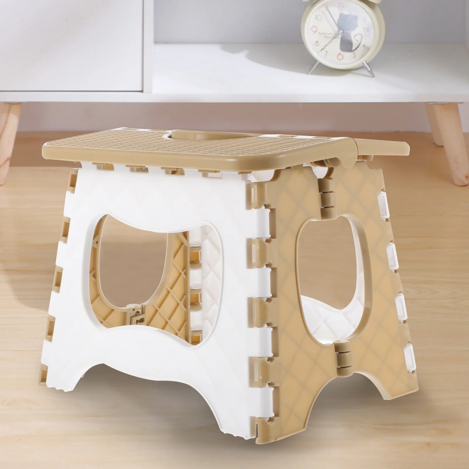 

Foldable Stool Lightweight Portable Plastic Stool Strong Load Bearing for Kids Adults Use Perfect for Picnic Fishing Kitchen