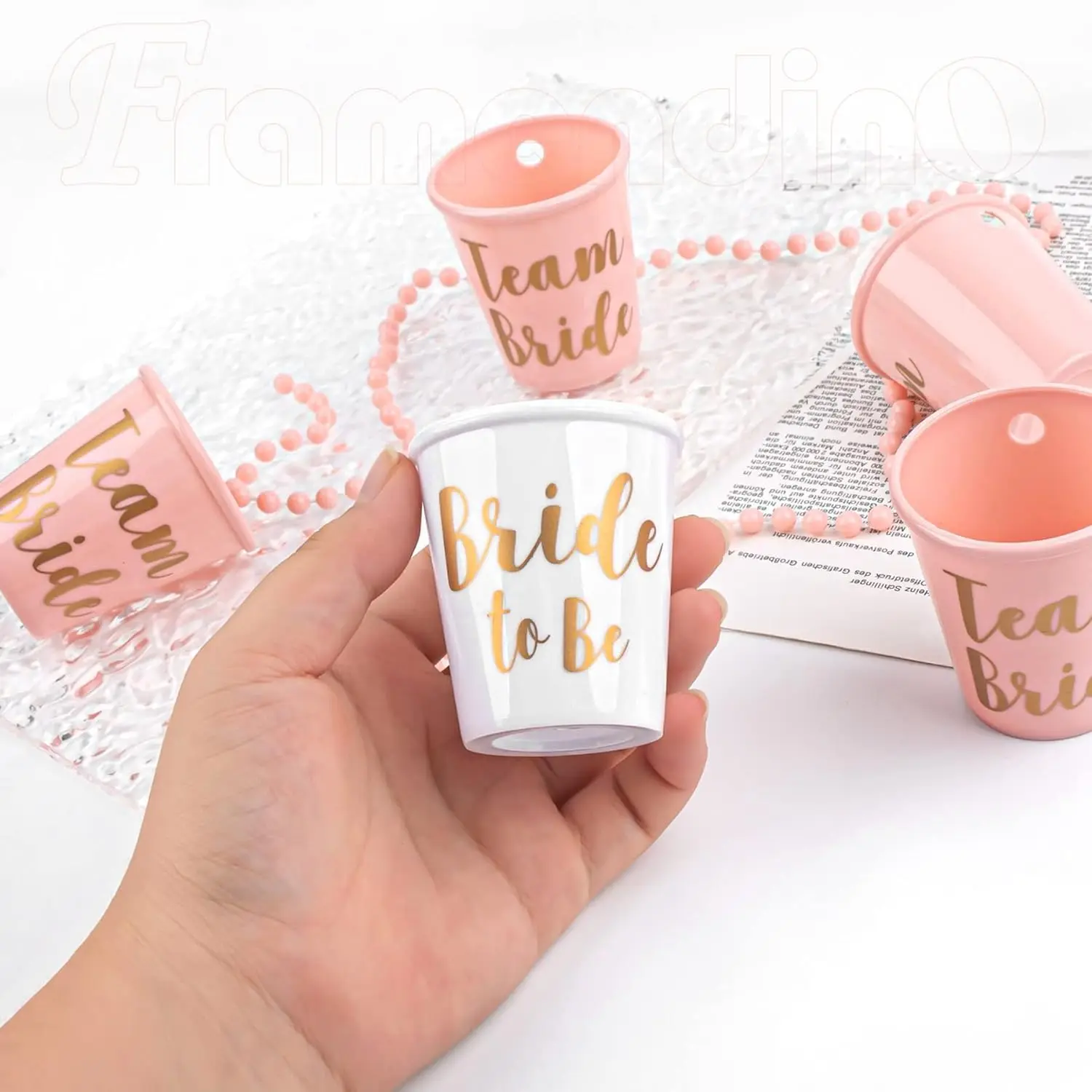 12szt Team Bride To Be Cup Plastikowe kieliszki Naszyjnik Bachelorette Naszyjnik ze szklanką na wesele Wystrój wieczoru kawalerskiego — zdjęcie 5