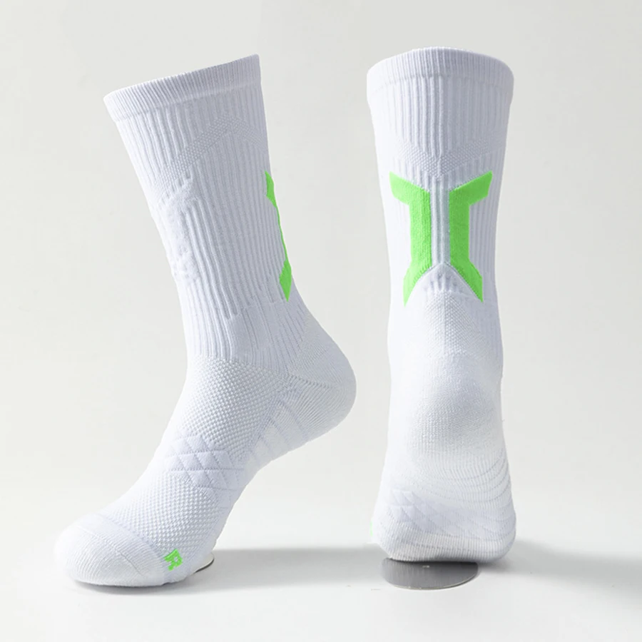 One Pair of  Pro Performance Sport Socks – Breathable, Cushioned, Anti-Slip for Running & Training