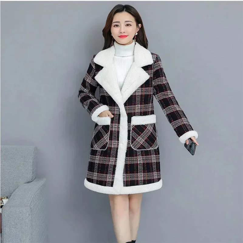 Winter Korean Plus velvet Thicken Women\'s Jacket Warm Loose Plaid Long Outerwear Faux Lamb velvet Coats Large size Female Parkas