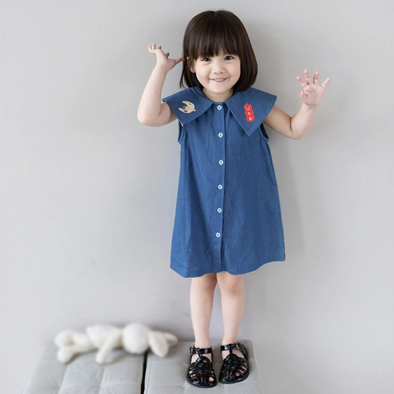 Summer Baby Girl Denim Dress Korean Version Embroidered Single-Breasted Cartoon Sundres Dress Girls Sleeveless Lapel Denim Dress