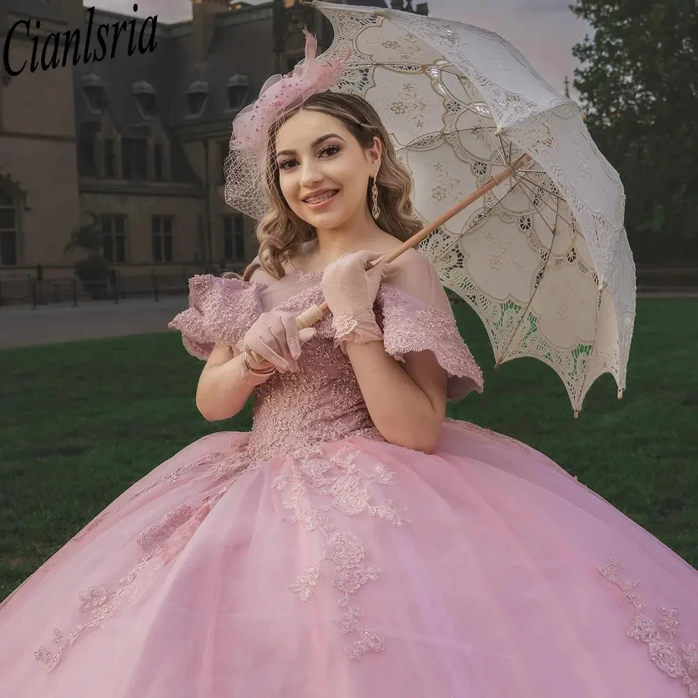 Vestido De baile con volantes De ilusión rosa, quinceañera, manga casquillo, Apliques De encaje, corsé, 15 Años