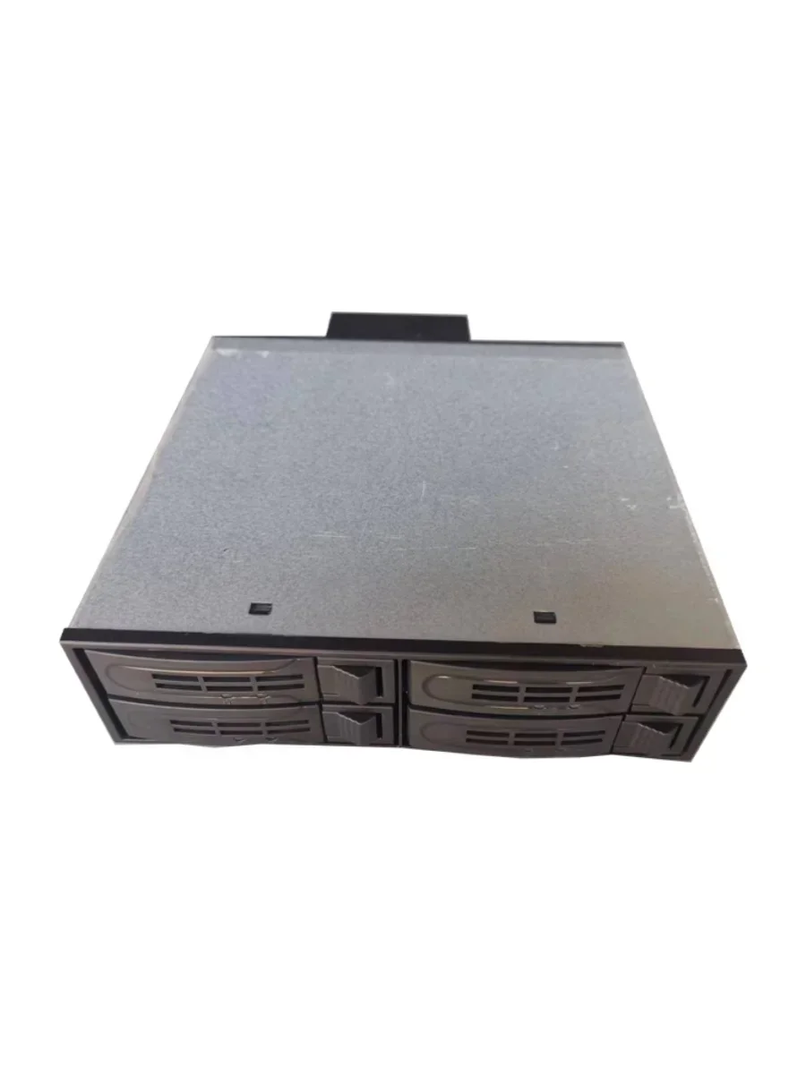 

Hard disk cage. 1 optical drive slot in the chassis with 4 2.5-inch hot swappable hard disk modules. Built in NAS