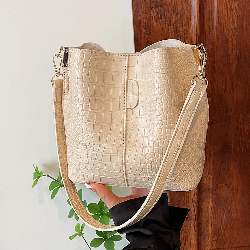 

Korean Style Simple and Casual Bucket Bag Female 2025 Summer New Fashion Trendy Shoulder Bag Work Commuter Messenger Bag