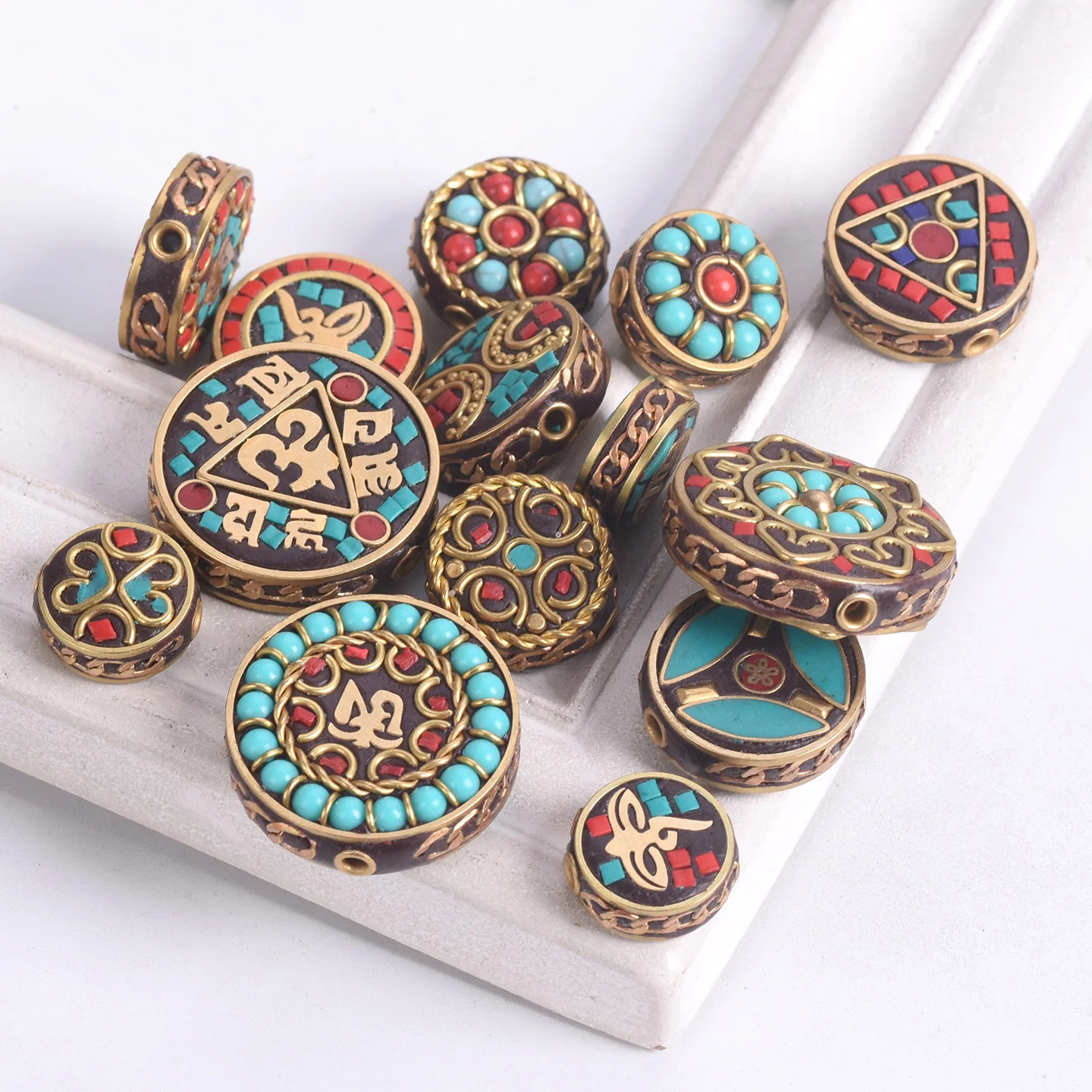 

2pcs Flat Round Handmade Nepalese Buddhist Tibetan Brass Metal Clay Loose Craft Beads for Necklace Jewelry Making DIY